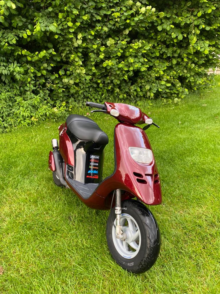 Gilera typhoon 70cc B-klasse, Fietsen en Brommers, Ophalen, Zo goed als nieuw