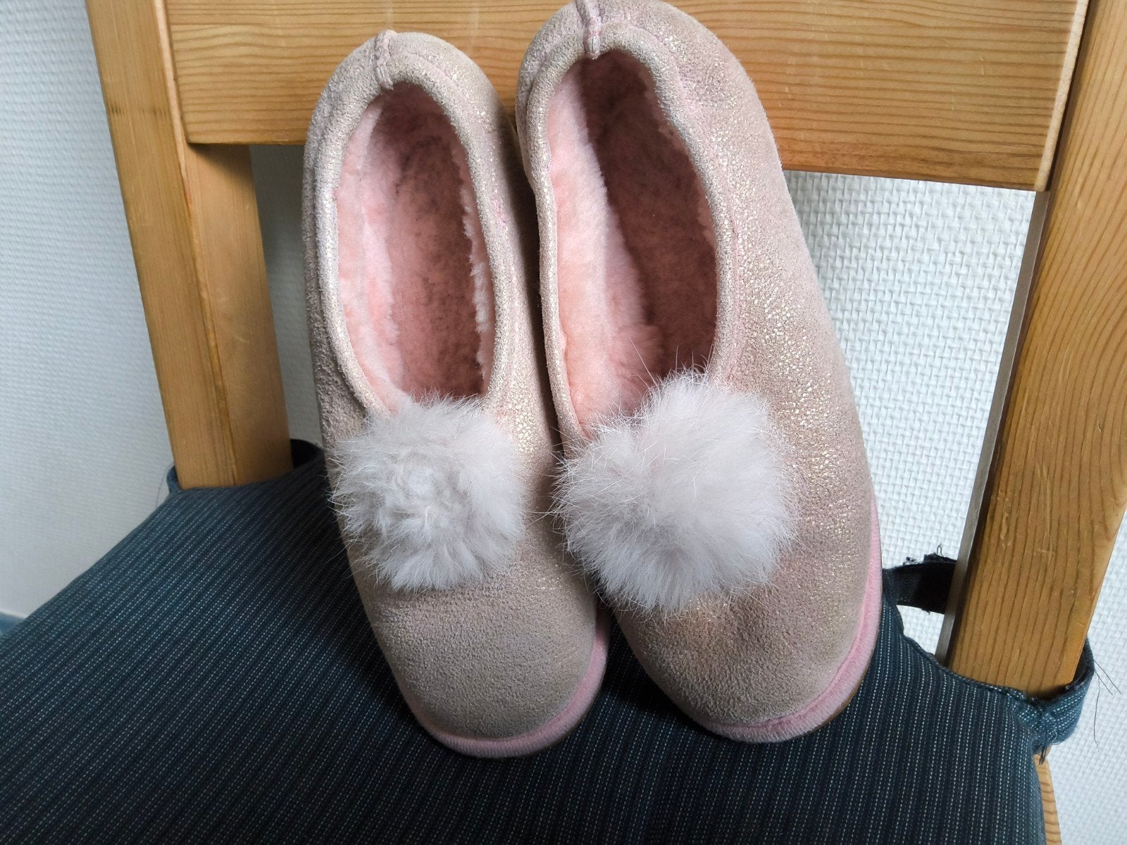 Pantoffels voor meisje maat 29/30, Comme neuf, Enlèvement, Chaussures, Fille