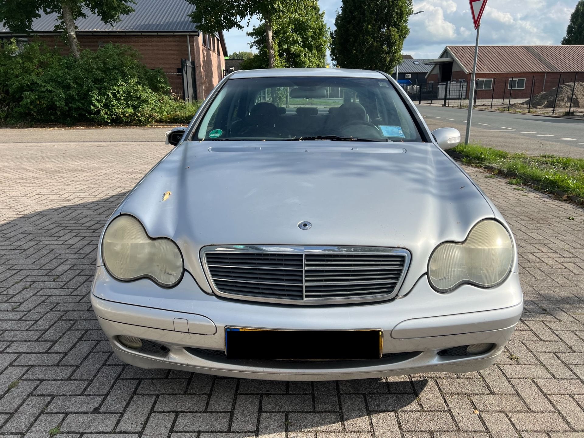 Pi ces d tach es pour Mercedes Classe C W203 C180 1.8 argent, Mercedes-Benz AG, Mercedes-Benz, Utilisé, Mercedesstrasse 120
70372  Stuttgart, DE