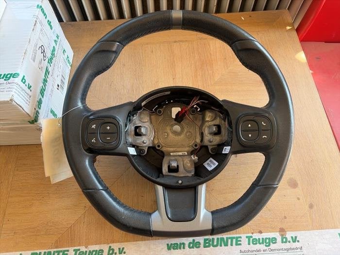 Volant d'un Fiat 500, -, 3 mois de garantie, Utilisé, Fiat