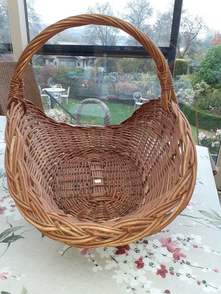 A vendre un très beau panier en osier, Maison & Meubles, Accessoires pour la Maison | Plataux & Paniers, Comme neuf, Panier, Rond