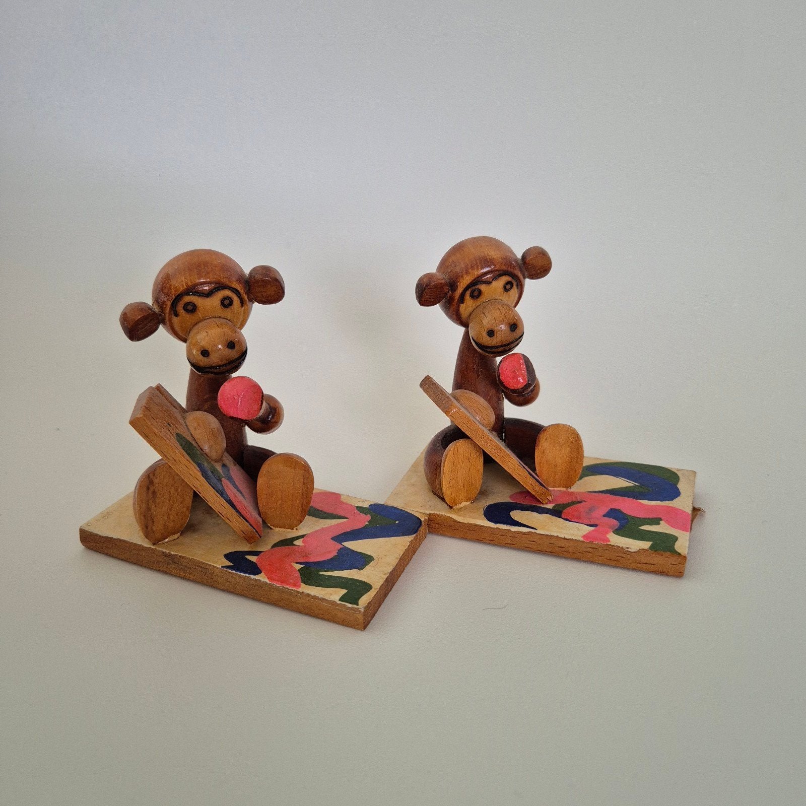 Vintage Soviet-era Wooden Monkey Toys – Set of 2, Enlèvement ou Envoi
