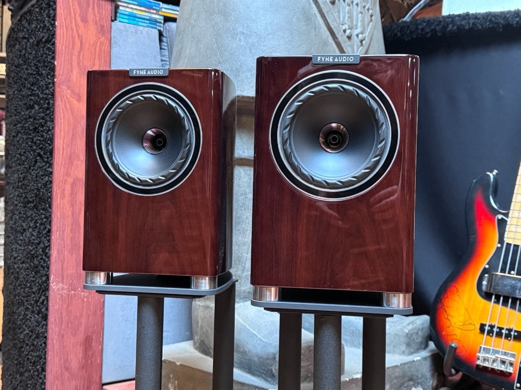 Fyne Audio F700 High gloss walnut, Audio, Tv en Foto, Ophalen, Nieuw, Boekenplank luidspreker