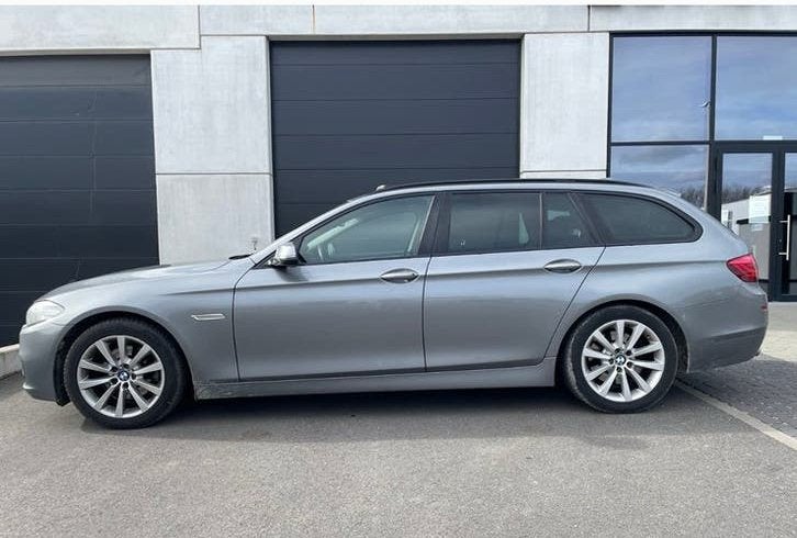 BMW 520D* F11* 2ldiesel*Automaat* Euro6B*toit ouvrant pano, Auto's, BMW, Automaat, Dealer onderhouden, 4 cilinders, Bedrijf