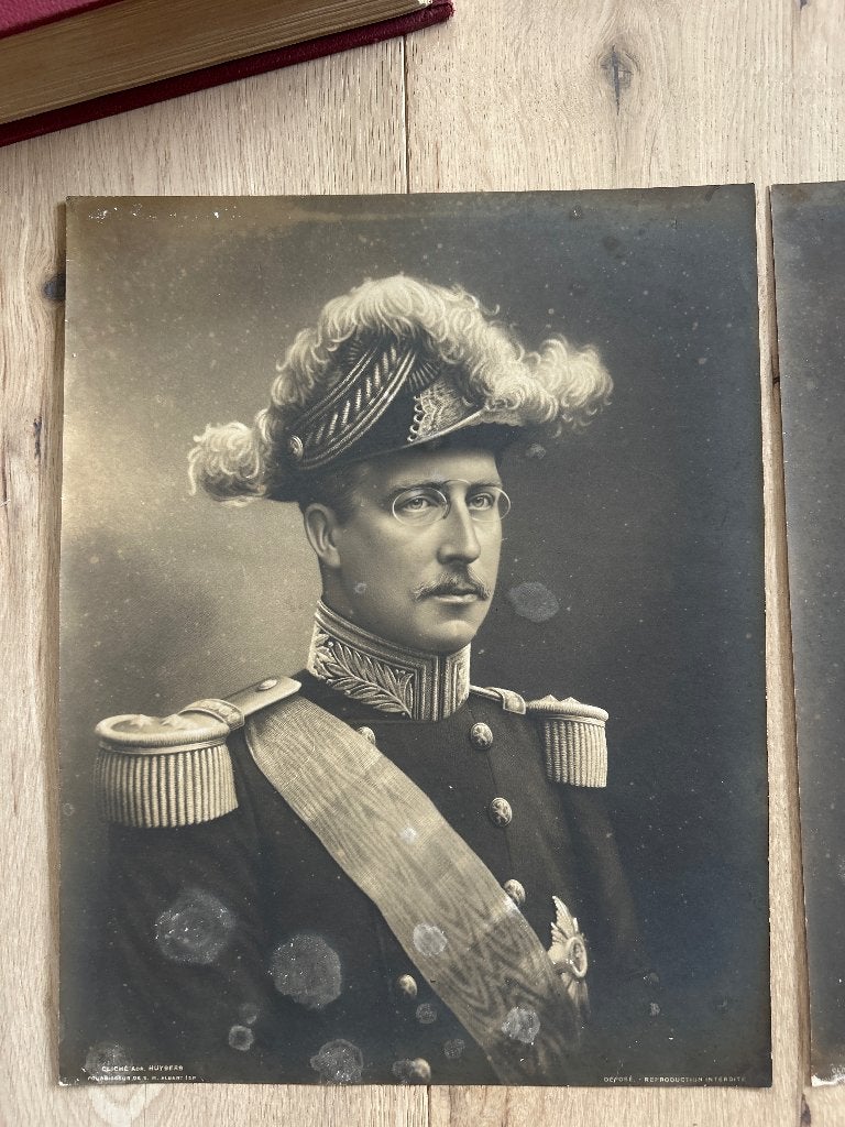 Foto koning Albert 1 en koningin Elisabeth, Verzamelen, Koningshuis en Royalty, Ophalen of Verzenden, Gebruikt, Kaart, Foto of Prent