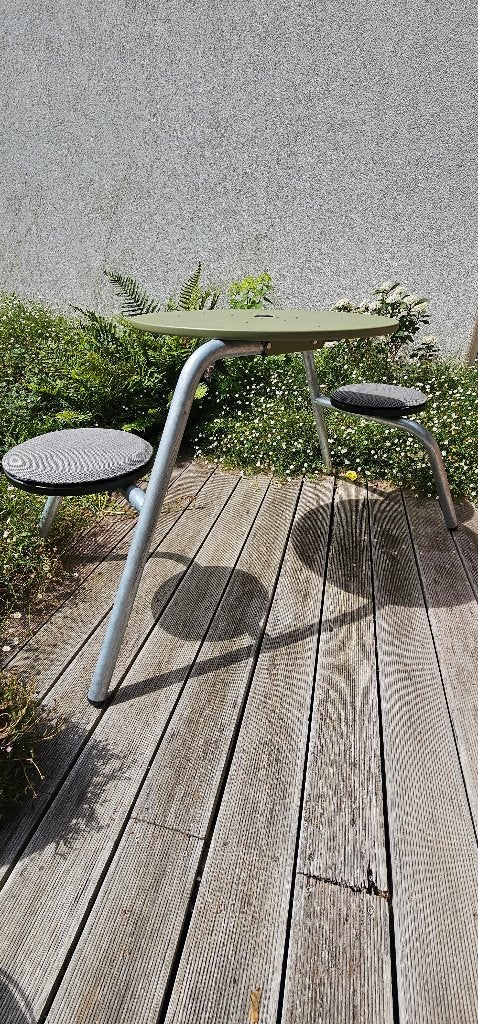 Extremis virus 2 zit, Jardin & Terrasse, Tables de pique-nique, Enlèvement, Comme neuf, Rond, Acier