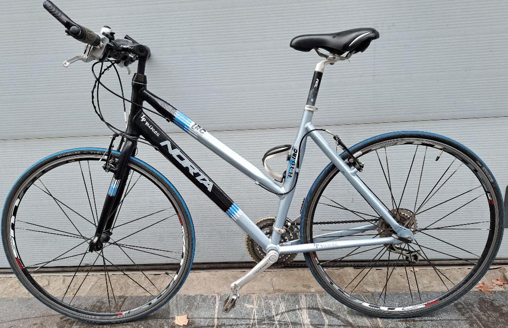 vélo de sport Norta 28" comme neuf prix300€0489813734, Accès (extra) bas, Autres marques, Frein sur jante, Comme neuf