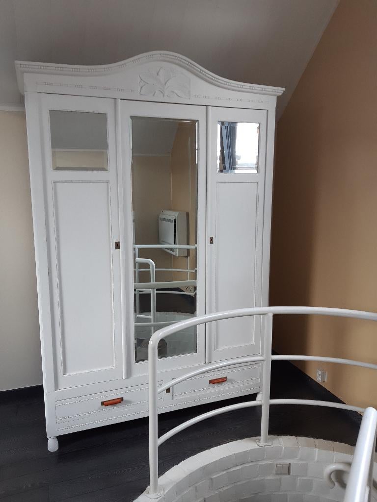 Oude vintage kast, Enlèvement