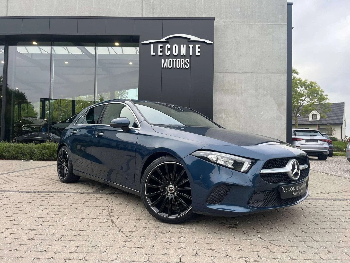 Mercedes-Benz A-CLASS 180 A 180iA DCT Luxury LED/Leder/Sfeer, Auto's, Gebruikt, 4 cilinders, 5 zetels, 5 deurs