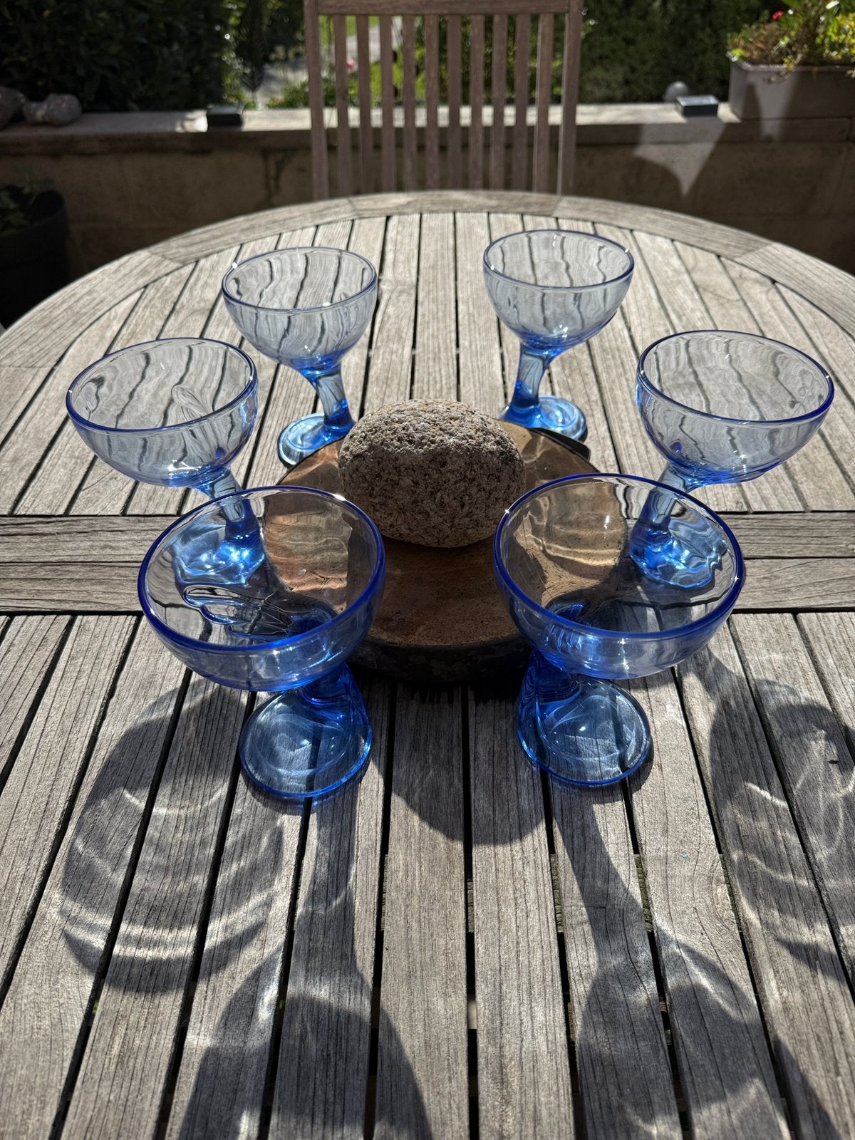 VERRERIE BLEUE – CARAFE, 6 VERRES ET 6 COUPES, Enlèvement, Comme neuf