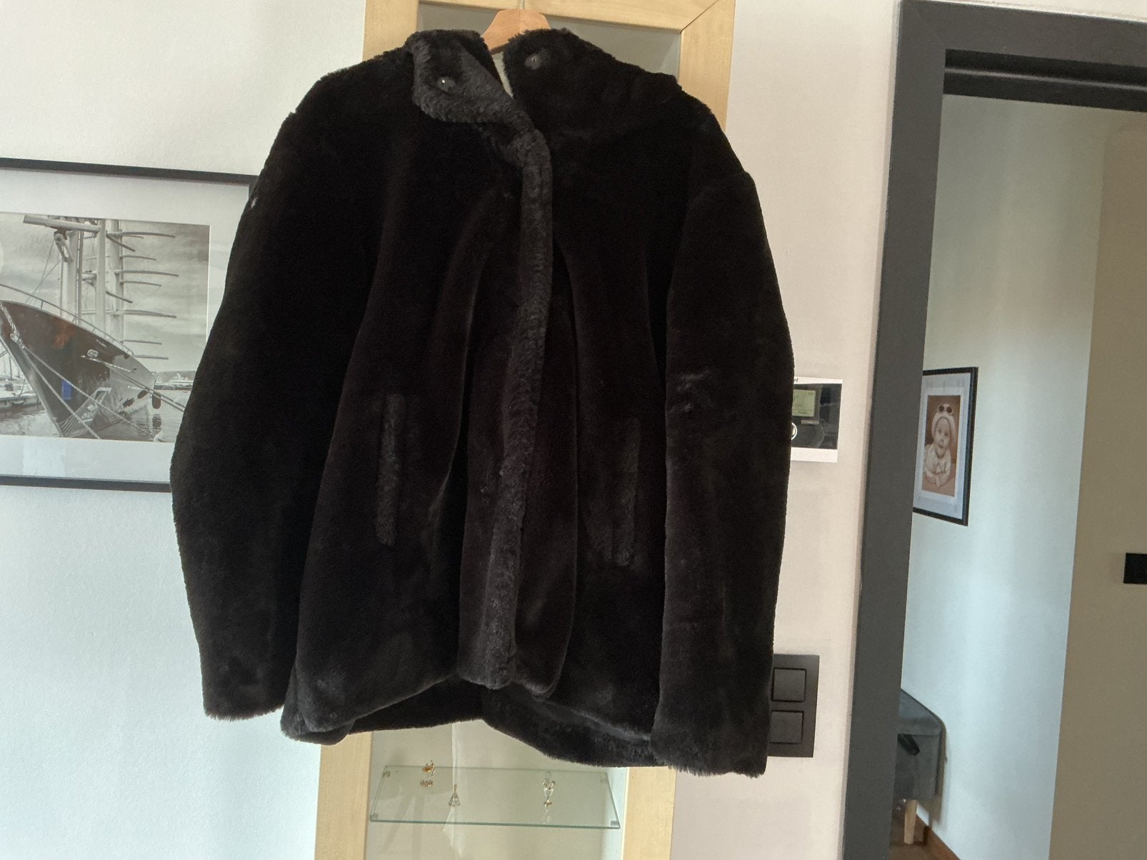 Faux fur jas kleur zwart met kap maat 46, Ophalen of Verzenden, Gedragen, Maat 46/48 (XL) of groter, Zwart