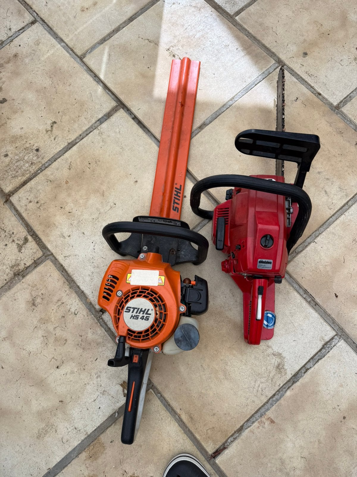Taille haie Stihl hs 65 et tronçonneuse shindawa, Jardin & Terrasse, Enlèvement, Utilisé, Essence