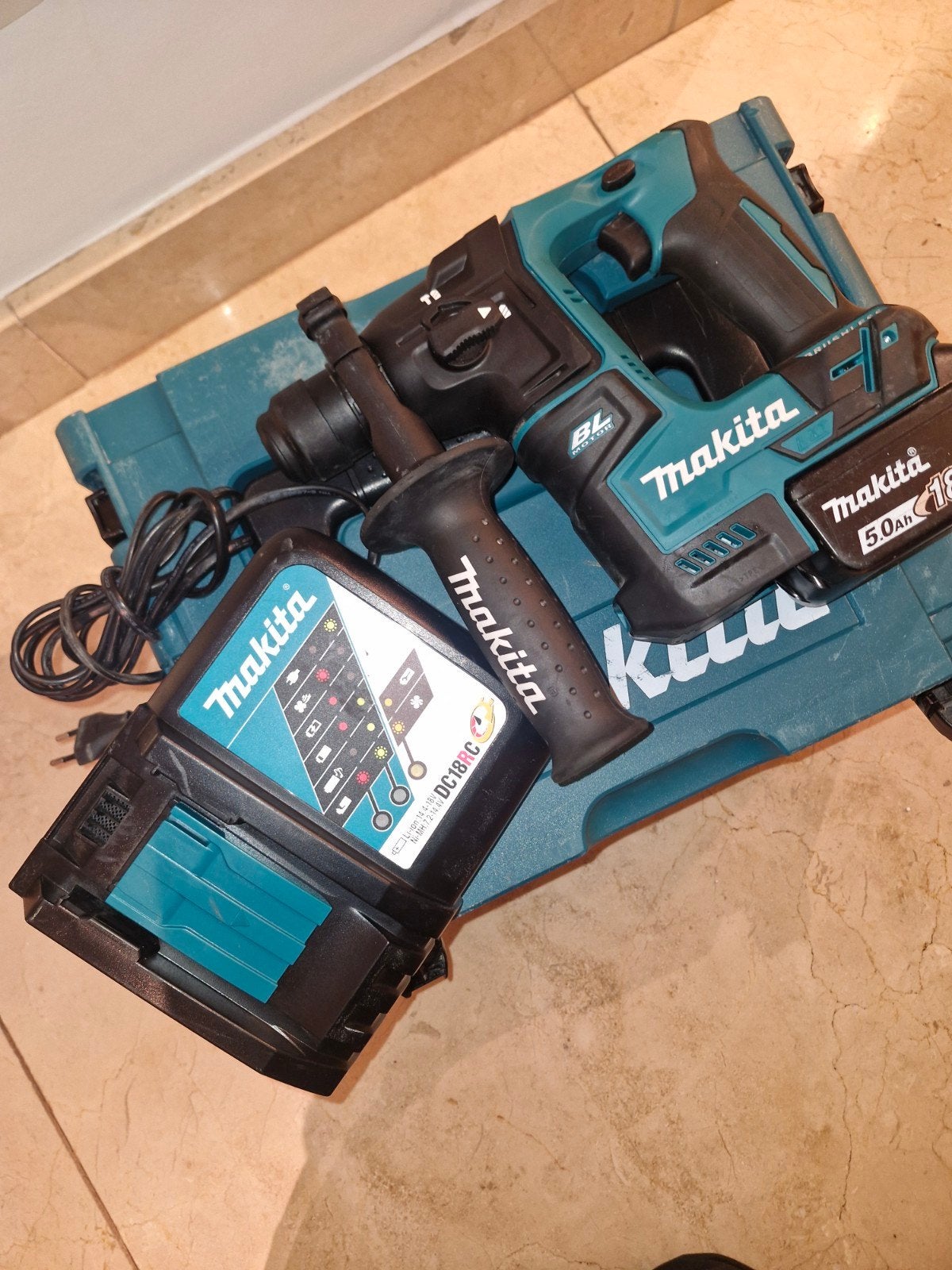 A vendre : marteau perforateur Makita SDS+, en bon état et f, Enlèvement ou Envoi