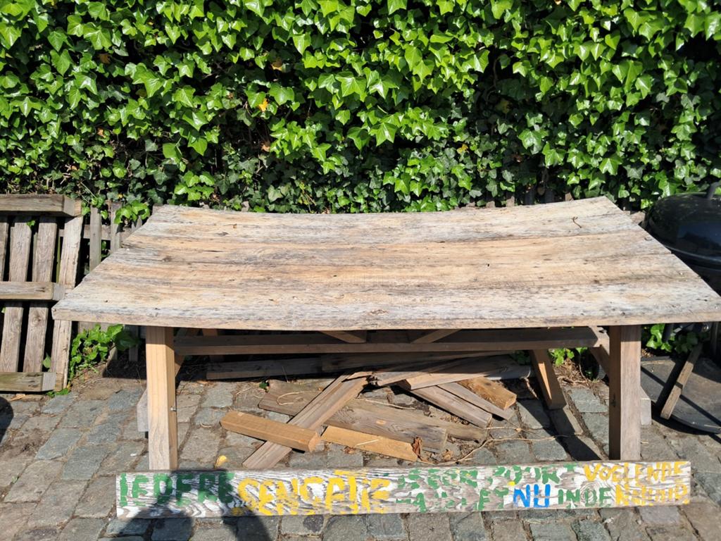 Stevige houten tuintafel, Ophalen
