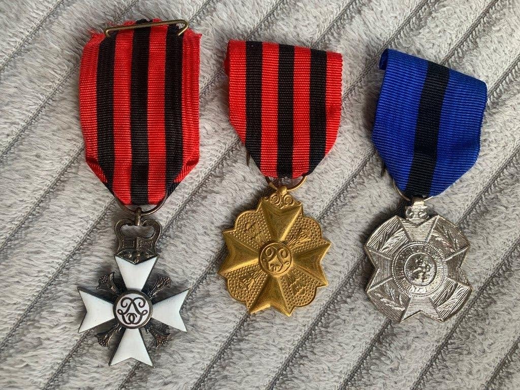 3 oude medailles, Postzegels en Munten, Ophalen of Verzenden