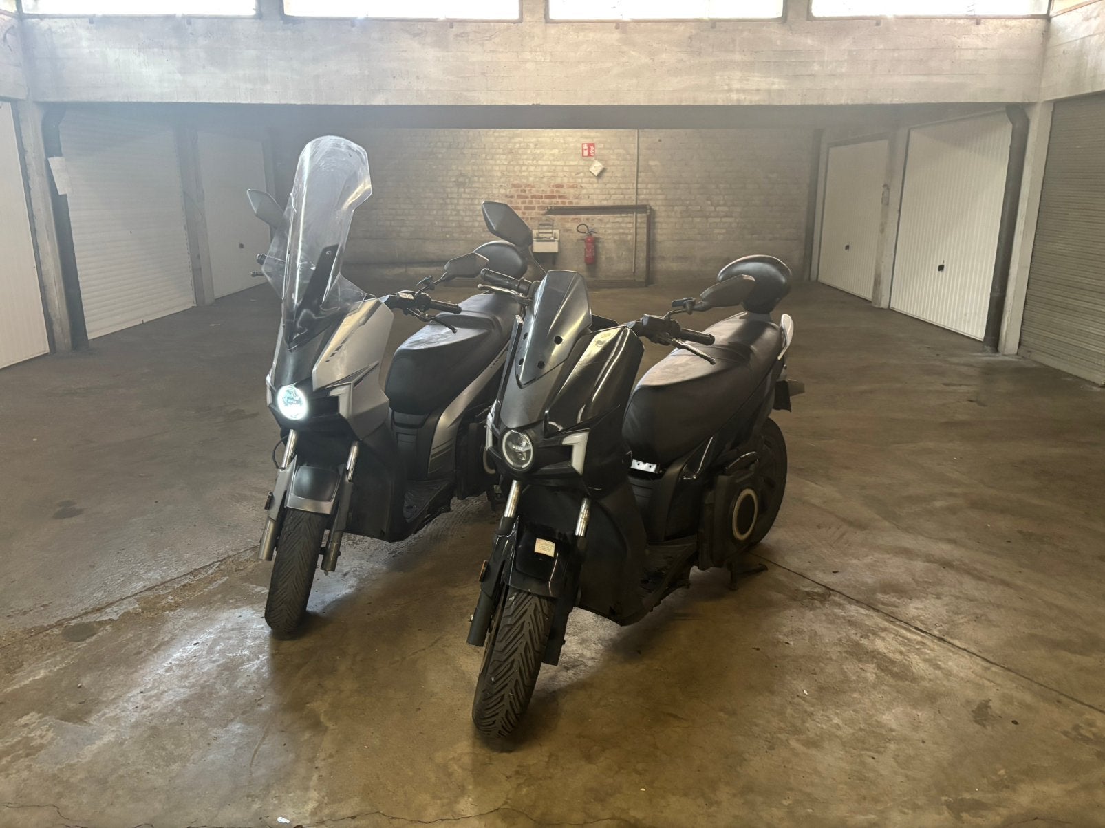 Lot de 2 scooters électriques Silence, 125 cm³, Enlèvement, Utilisé, Électrique