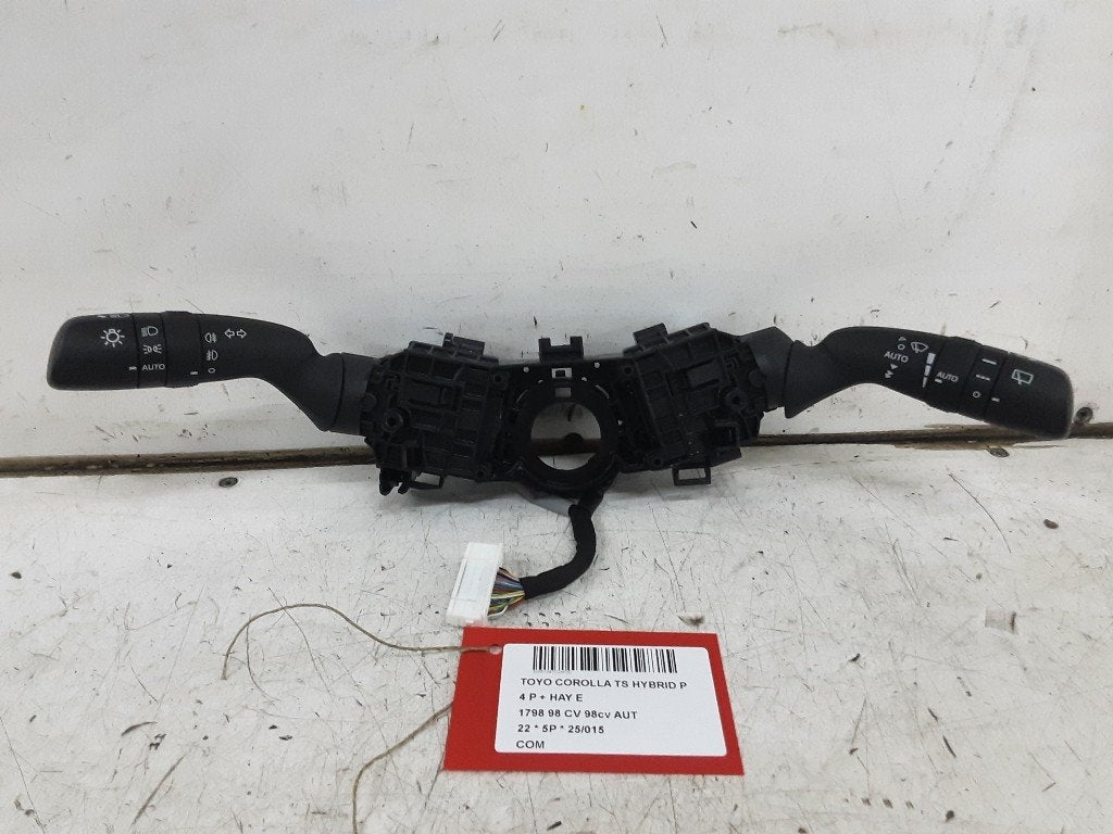 SCHAKELAAR Toyota Corolla (E21) (01-2019/-) (02A5017J916), Gebruikt, Mevr. I. Hauben, Toyota, Rue de l'Espoir 34 34
4030  GRIVEGNÉE, BE