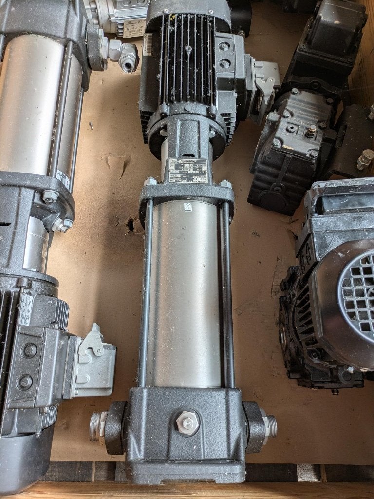Grundfos CR3-17 Industriële Hogedrukpomp, Zakelijke goederen, Machines en Bouw | Pompen en Compressoren, Ophalen