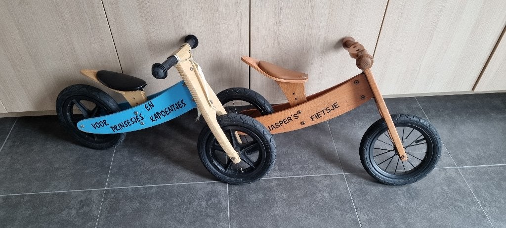 Set van 2 houten loopfietsen, Ophalen
