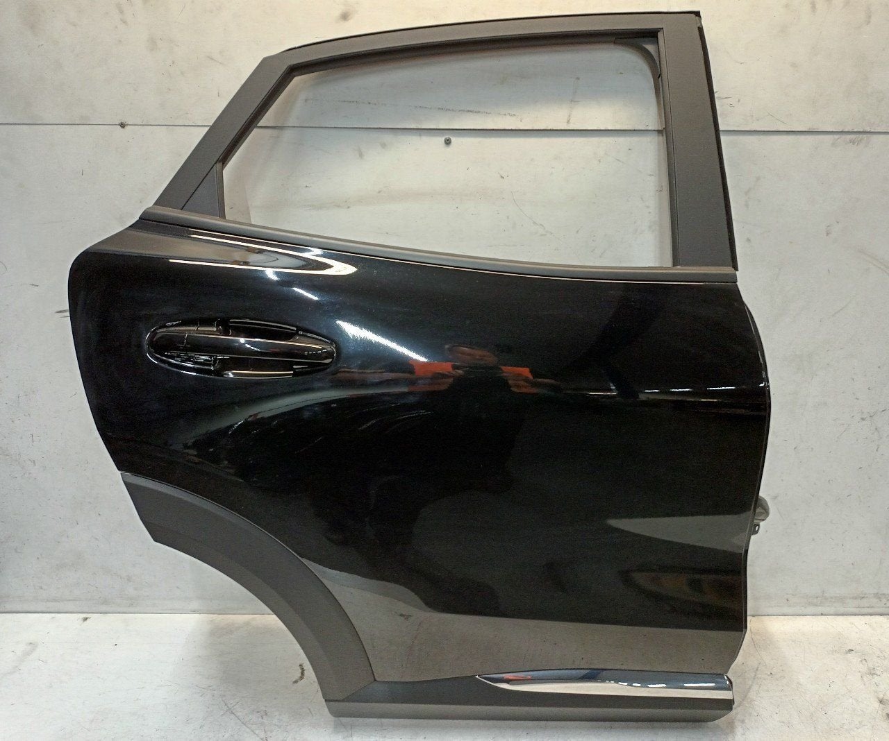 Portier rechts achter Ford Puma, Onderdelen@venauto.nl, Van der Ven Autorecycling B.V., Gebruikt, Ettenseweg 76, 4706 PB Roosendaal, The Netherlands