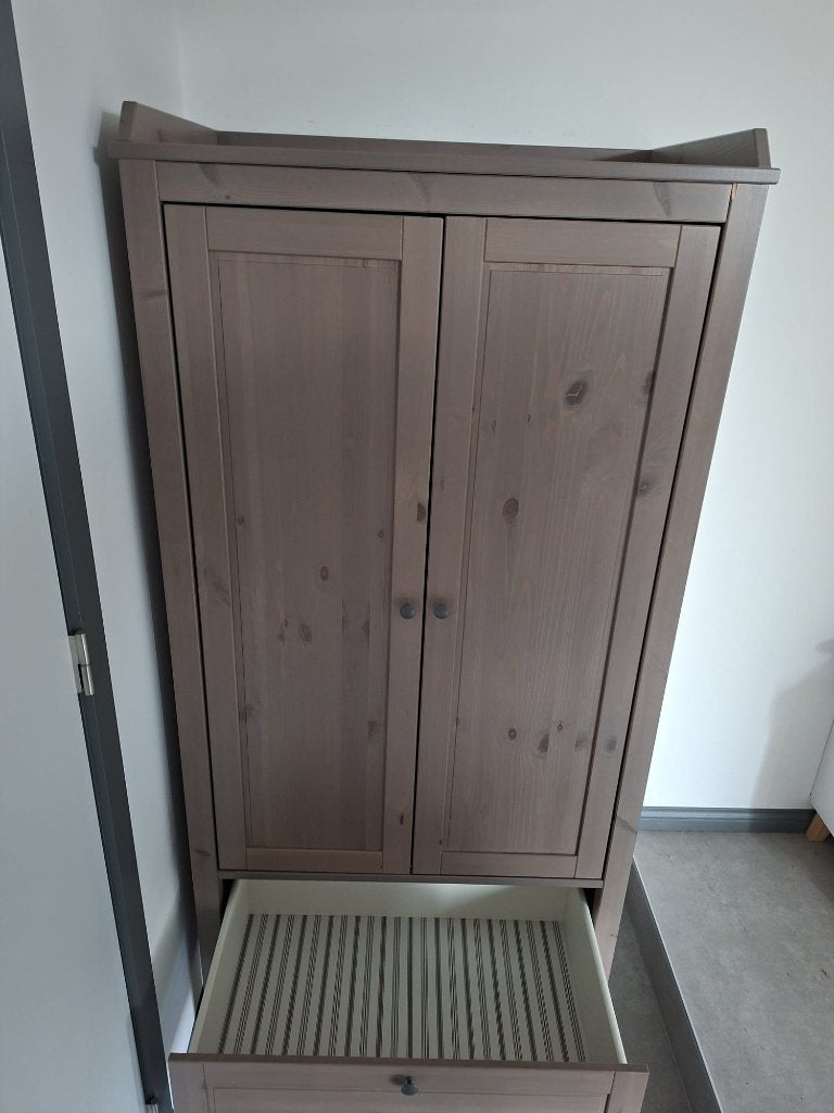 Sundvik ikea kast kinderkleerkast, Ophalen, Zo goed als nieuw, Met lade(s)