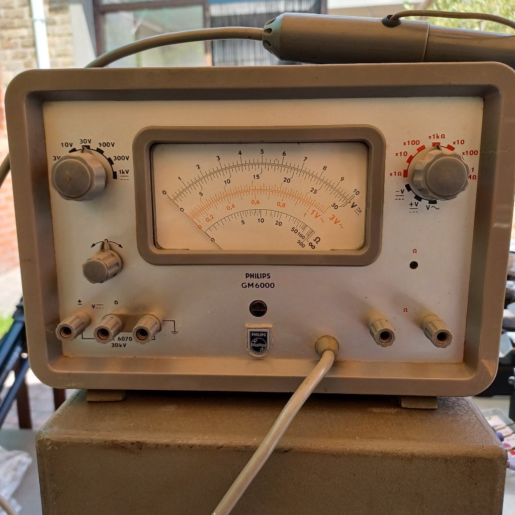 Voltmètre à tube vintage Philips GM6000, Bricolage & Construction, Instruments de mesure, Utilisé, Enlèvement ou Envoi