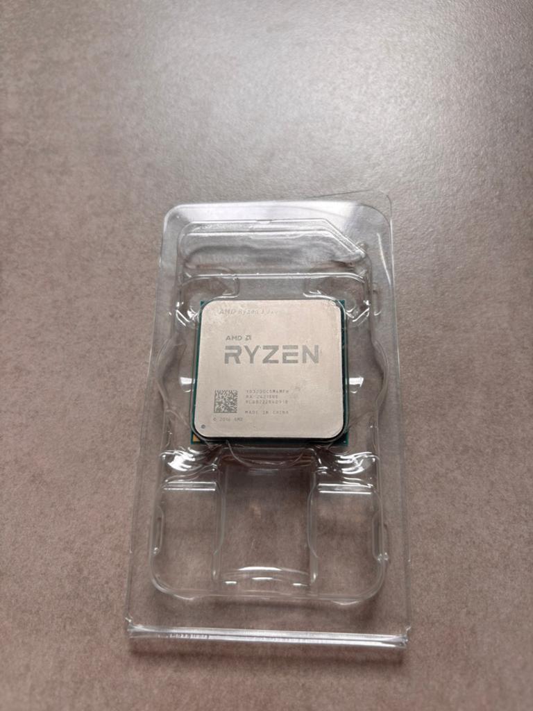 AMD Ryzen 3 3200G - perfecte staat inclusief koeler, Computers en Software, Processors, Ophalen of Verzenden, Zo goed als nieuw