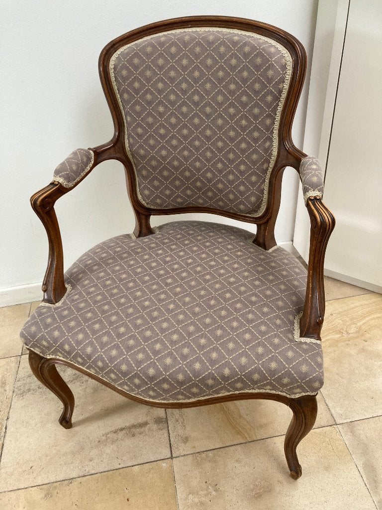 Fauteuil cabriolet style Louis XV, Enlèvement