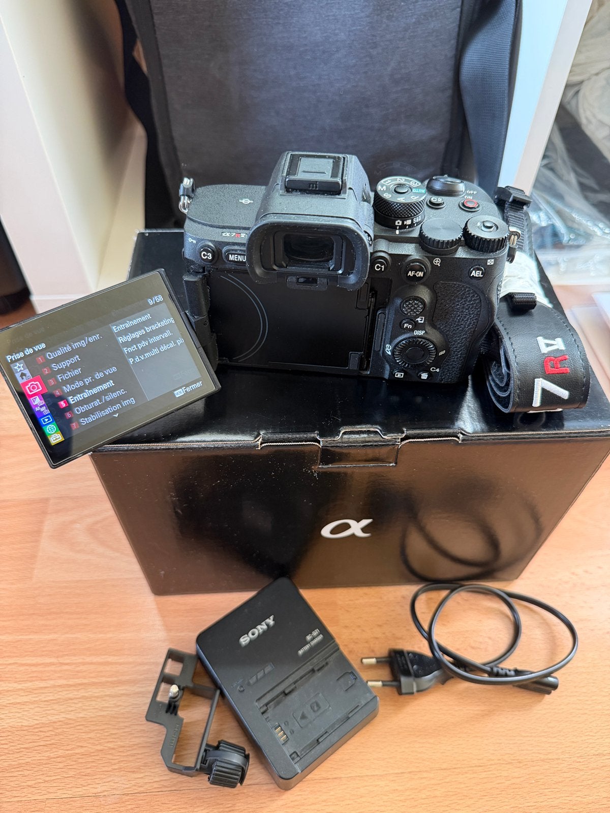 Sony A7R V Boîtier,Etat comme neuf, Shutter 11,327, Enlèvement, Comme neuf, Sony