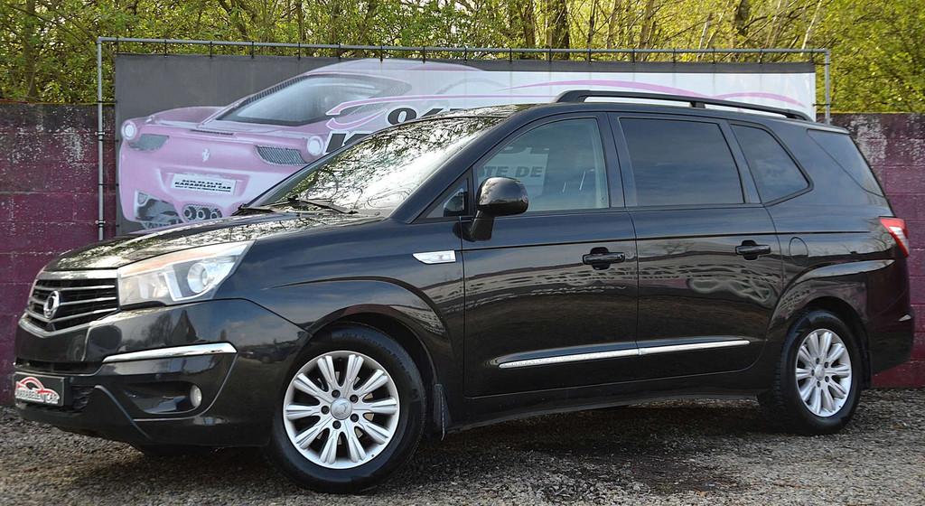 SsangYong Rodius 2.0 SV200e-XDi 2WD Quartz NAV CAM CLIM 171., Autos, Cuir, Euro 5, Entreprise, Boîte manuelle