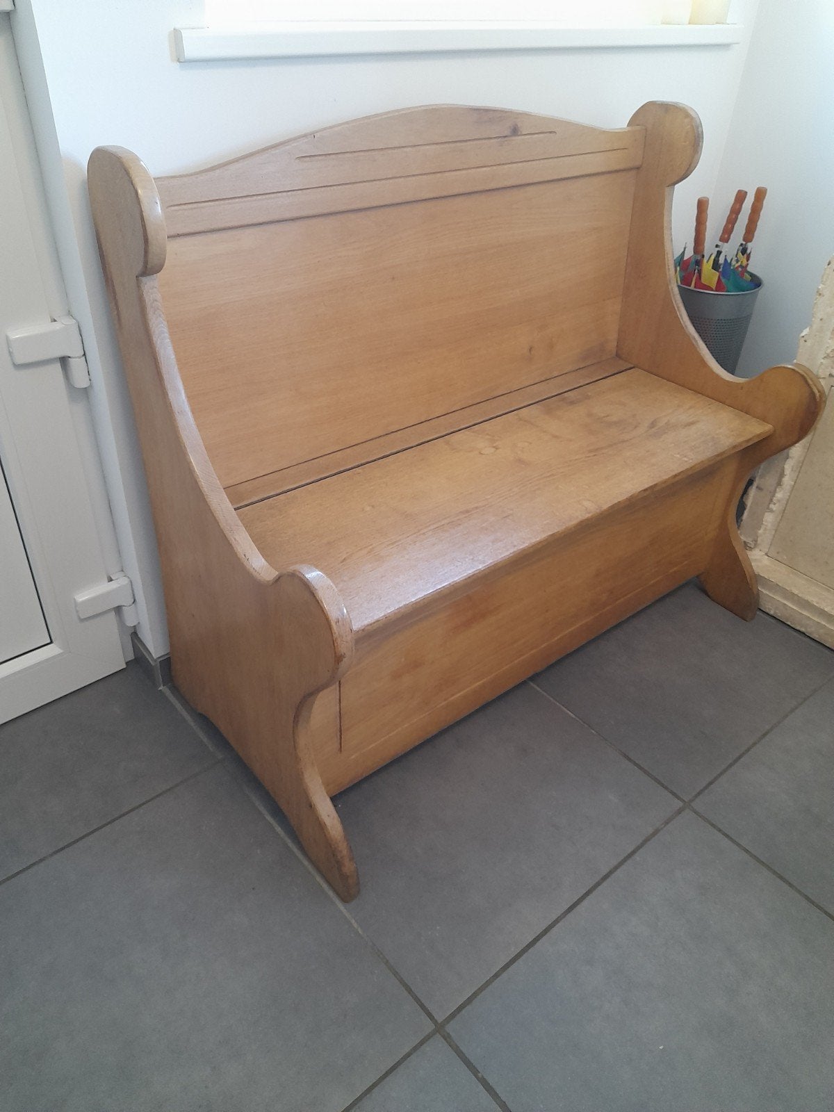 Houten bank met opbergruimte, Ophalen