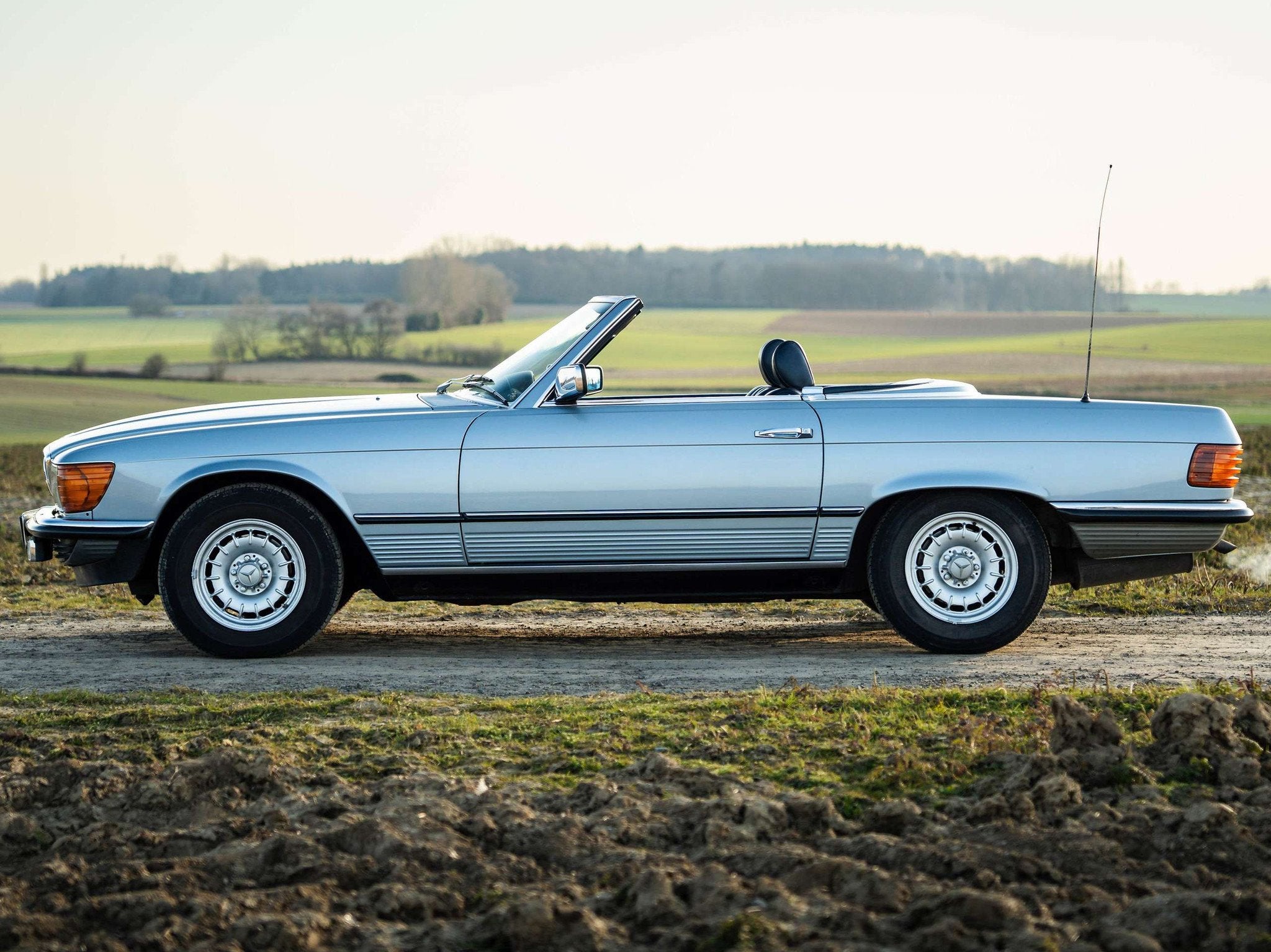Mercedes-Benz SL-Klasse 280 1983-HardTop-Full History-, Auto's, Oldtimers, Automaat, 4 zetels, Achterwielaandrijving, https://public.car-pass.be/vhr/42a15634-7540-4d51-a2dc-1da9555e8526