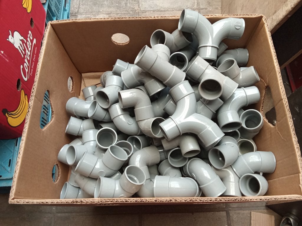 PVC-accessoires met een diameter van 40 mm plus of min 170p, Doe-het-zelf en Bouw, Ophalen, PVC