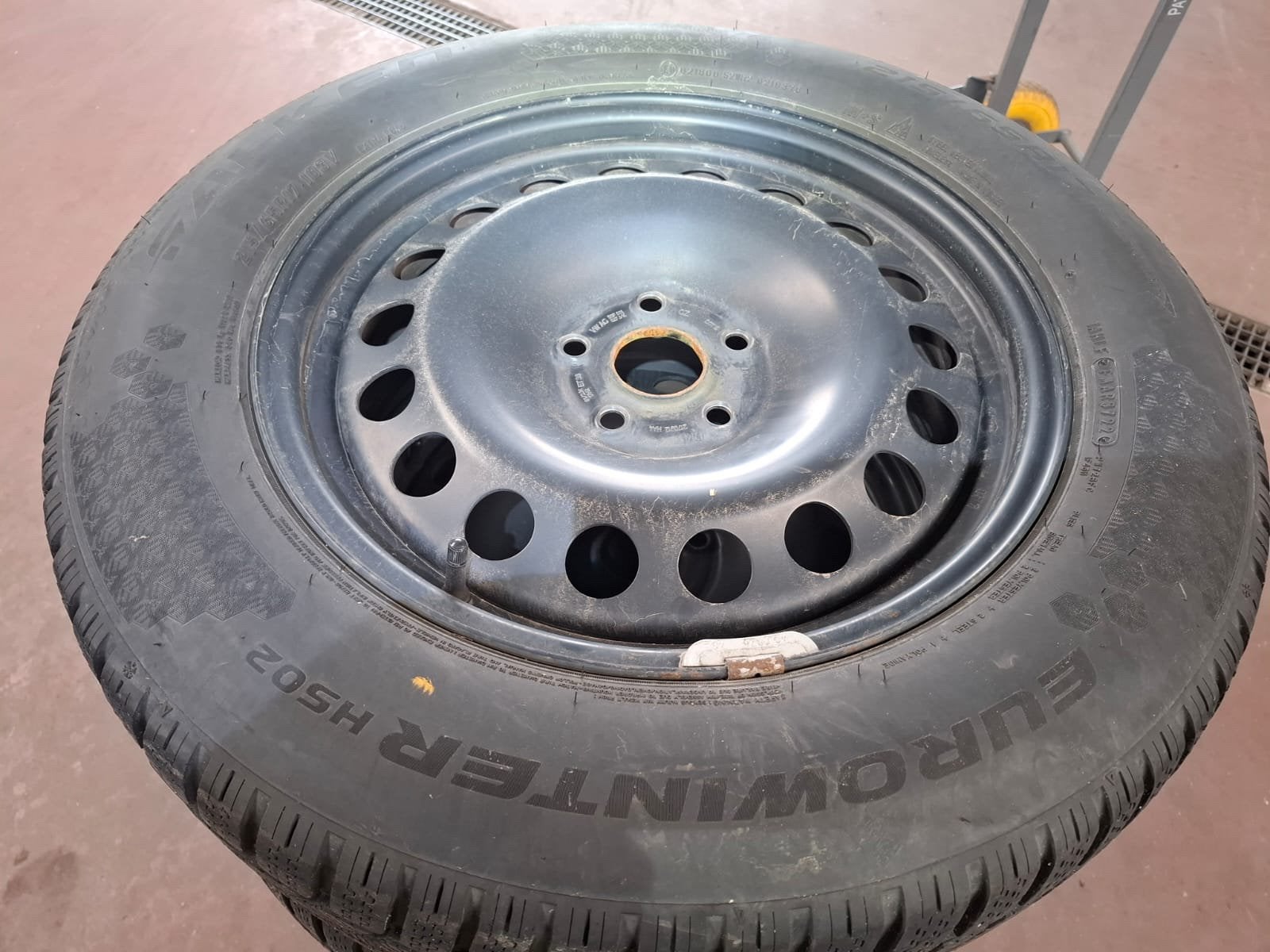 Pneus d'hiver VW Tiguan, Pneus et Jantes, 17 pouces, Enlèvement, Utilisé