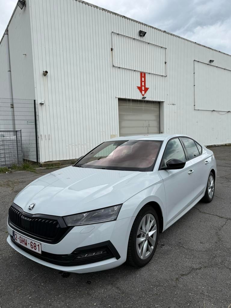 Skoda Ovtavia Style business 2022, Auto's, Skoda, 1498 cc, 4 cilinders, 700 kg, Wit