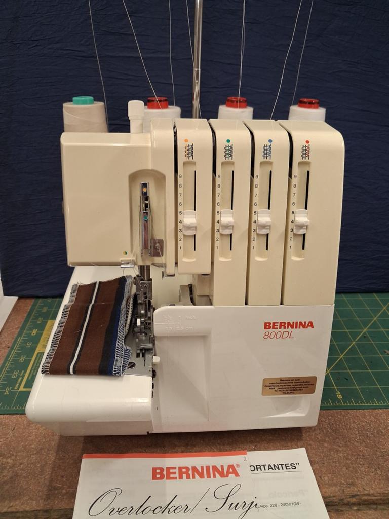 BERNINA 800DL ZGAN MET INRIJGHULP OP DE LINKER ONDERGRIJPER, Hobby & Loisirs créatifs, Machines à coudre & Accessoires, Enlèvement ou Envoi