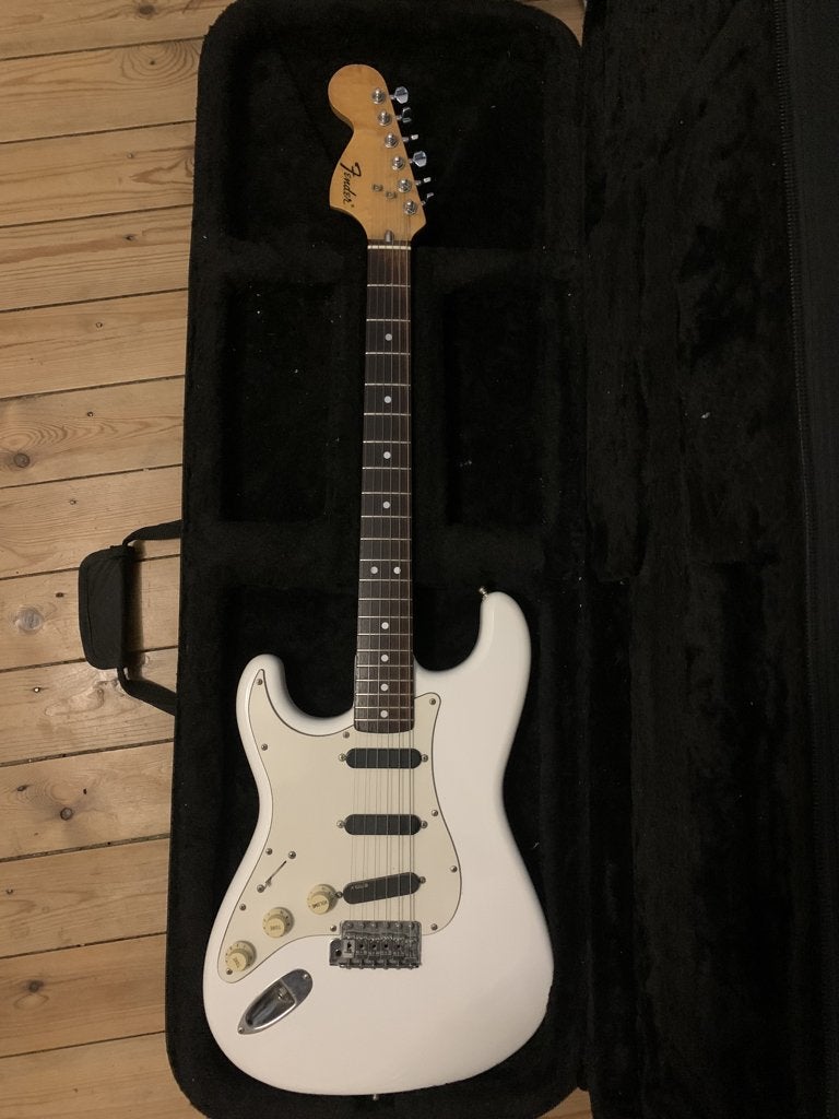 Fender gemaakt in Japan Stratocaster 87 linkshandig, Muziek en Instrumenten, Ophalen, Gebruikt, Solid body, Fender