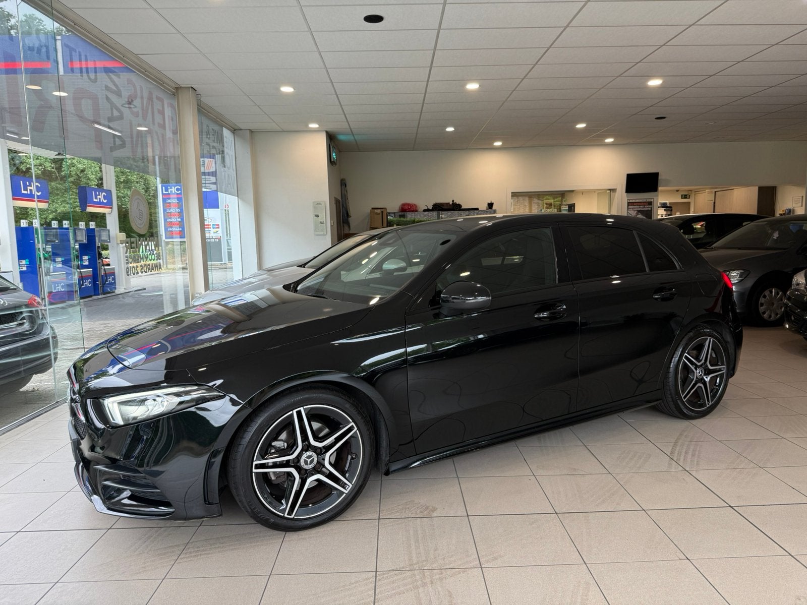 Mercedes A160 AMG Cosmo Black Full 78000klm 16/06/2022 Actie, Autos, Achat, Phares entièrement LED, Euro 6, Entreprise