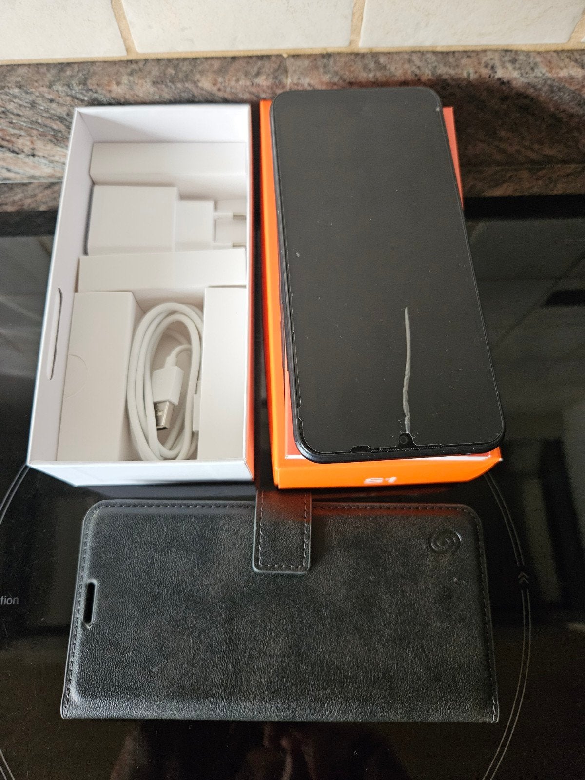 Senifone smartphone voor senioren, Ophalen