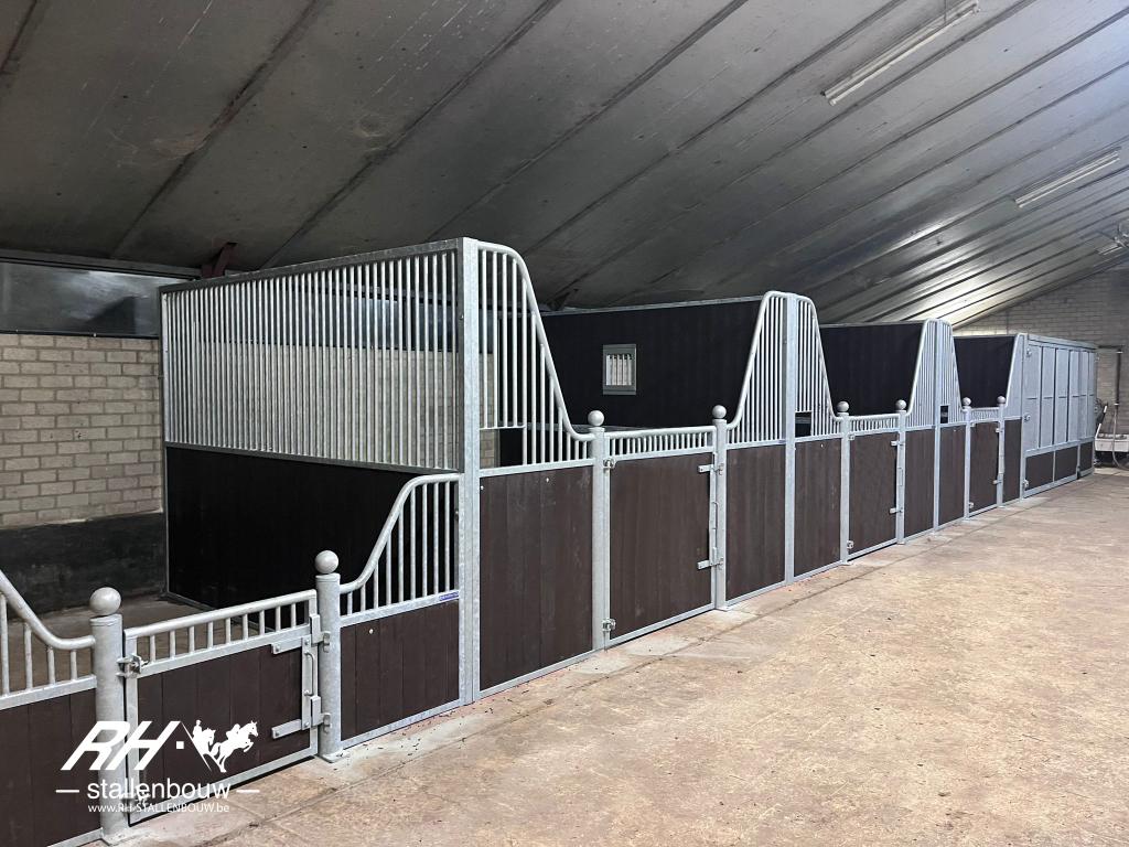 Paardenboxen, paardenstallen, stallen, voorwanden, Dieren en Toebehoren, Stalling en Weidegang, Opfok, Stalling, Accessoires, 4 paarden of pony's of meer