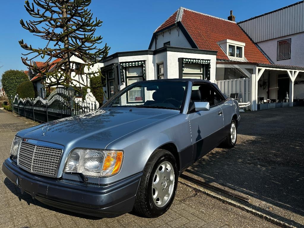 Mercedes-Benz E-Klasse Cabrio 320 CE-24, Automaat, 4 zetels, Achterwielaandrijving, Cabriolet