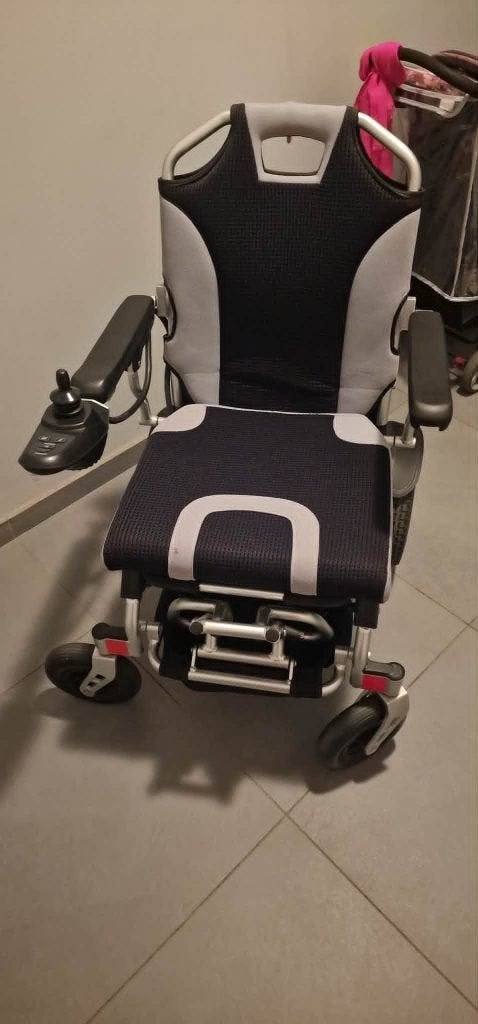 Elite Ultralight opvouwbare electrische rolstoel , Diversen, Ophalen, Inklapbaar, Zo goed als nieuw, Elektrische rolstoel