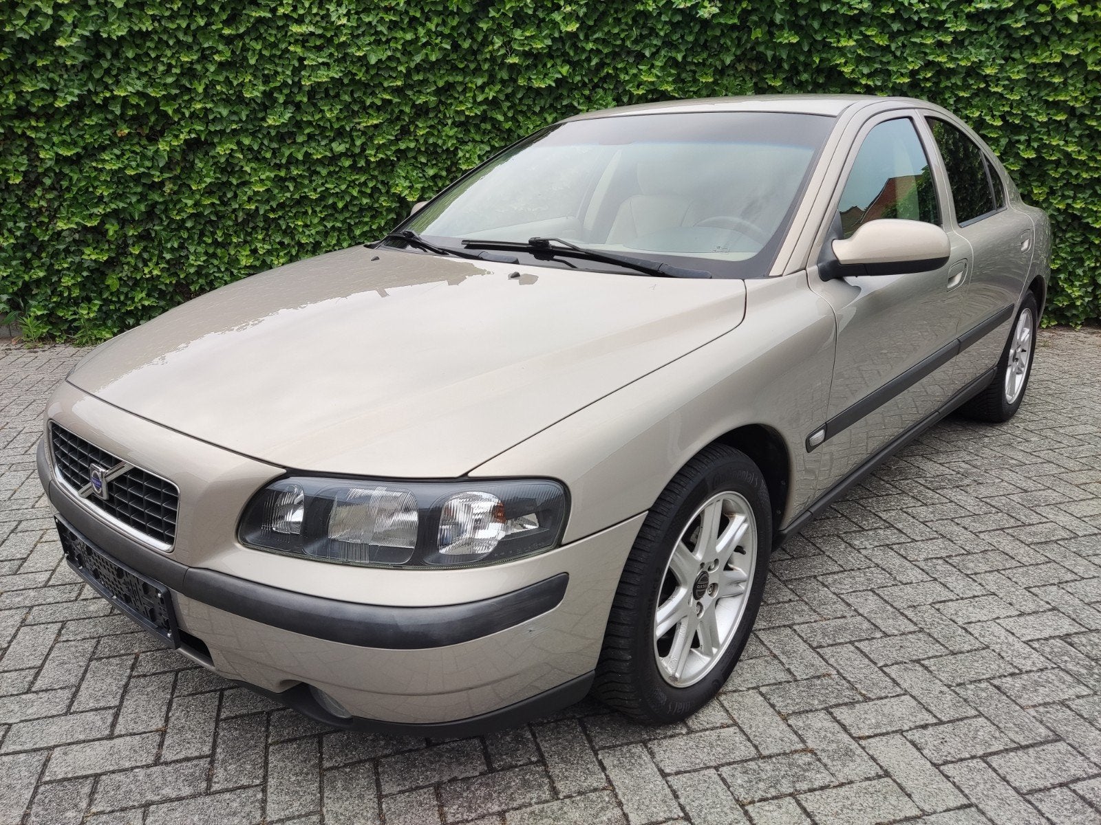 Volvo S60 2.4D/2002/153.000/Diesel/, Autos, Cuir, Argent ou Gris, Achat, Boîte manuelle