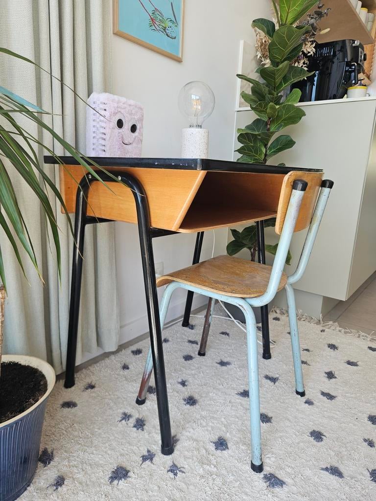 Vintage kinderbureautje, Ophalen
