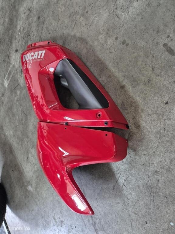 Zijkuipdeel origineel kuipdeel zijkuip ST2 ST3 ST4 ST links, Gebruikt, Factorystore.service@ducati.com, Ophalen of Verzenden, Via Antonio Cavalieri Ducati, 74/5, 74/6, 40132 Bologna BO