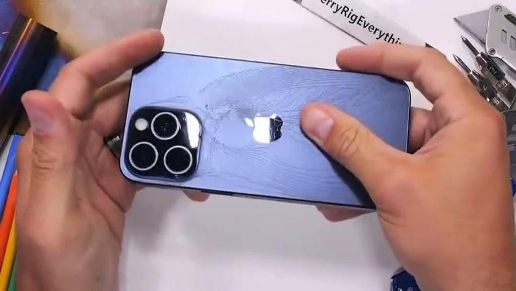 Recherche iPhone 15 Pro Max endommager ou cassé pour pièces, Telecommunicatie, Mobiele telefoons | Hoesjes en Screenprotectors | Apple iPhone