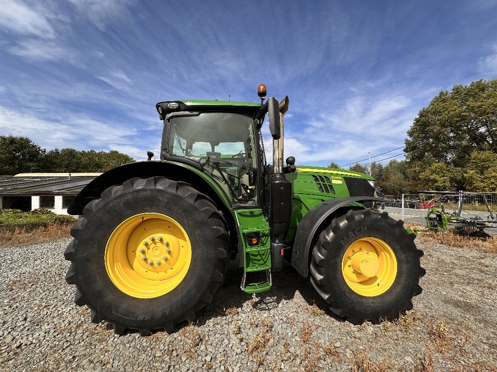JOHN DEERE 6215R Premium, John Deere, Enlèvement, Utilisé, Plus de 160 ch