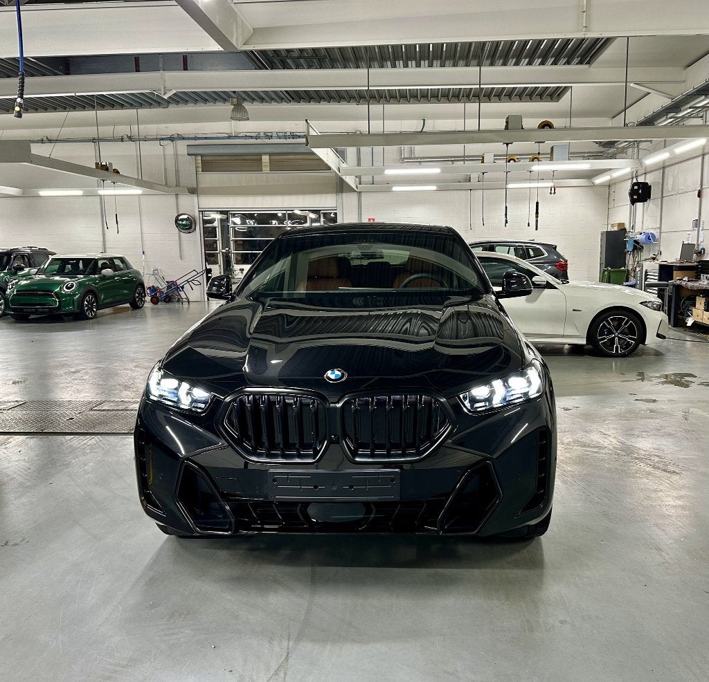 BMW X6 xDrive40i LCI 2024, 380pk onberispelijk, Auto's, 2240 kg, Euro 6, Zwart, Overige kleuren