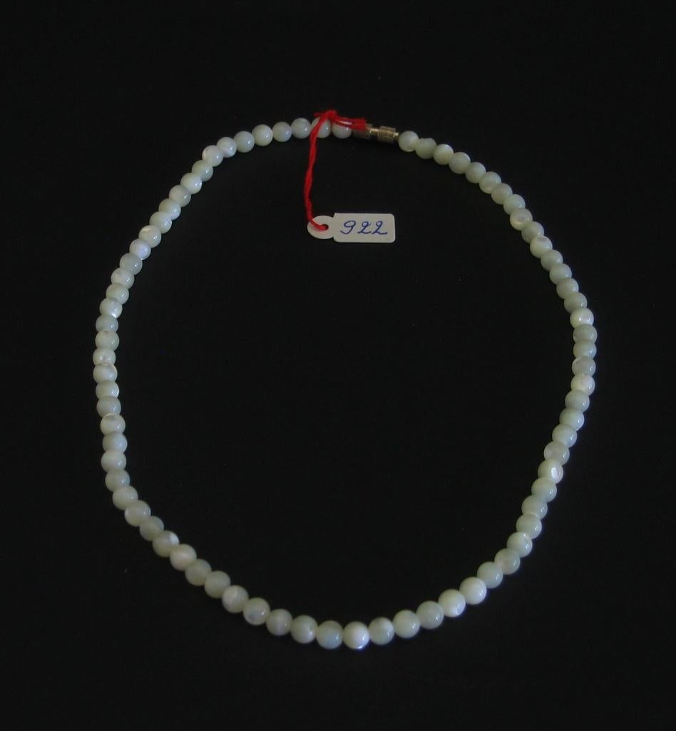 Collier en nacre - 922, Bijoux, Sacs & Beauté, Colliers, Enlèvement ou Envoi, Neuf, Blanc, Autres matériaux
