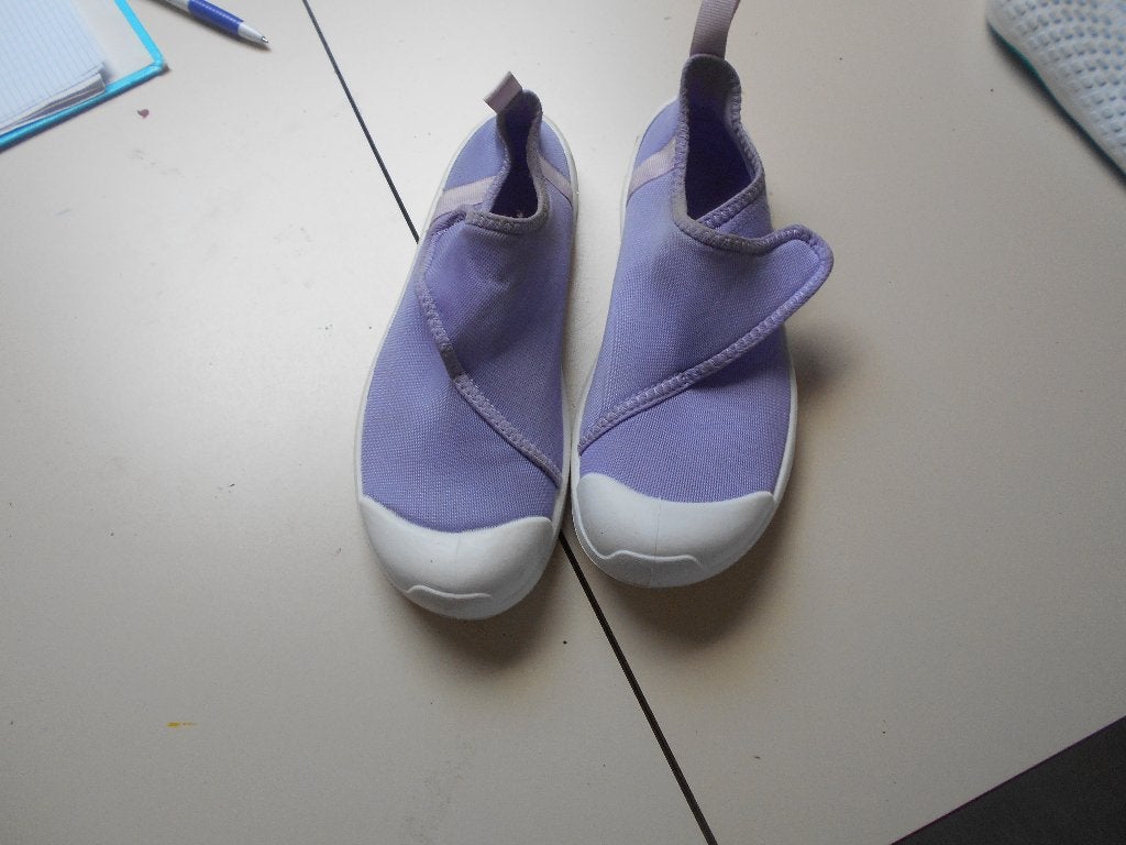 paarse zwemschoenen maat 34 - 35, Kinderen en Baby's, Kinderkleding | Kinder-zwemkleding, Zwemschoenen, Jongen of Meisje, Ophalen of Verzenden